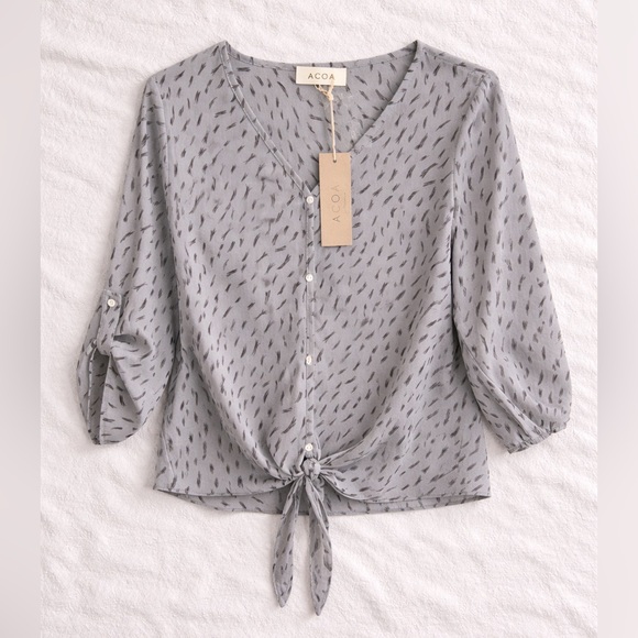 ACOA Tops - ACOA Grey Printed Tie Front Blouse NWT Lightweight 3/4 Sleeve Top Size Small